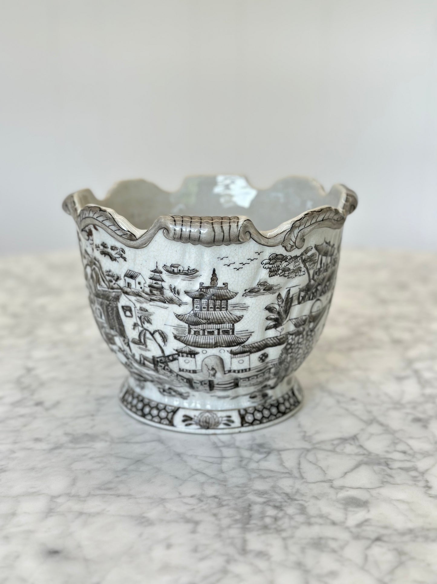 Porcelain - Round Black & White Footed Planter