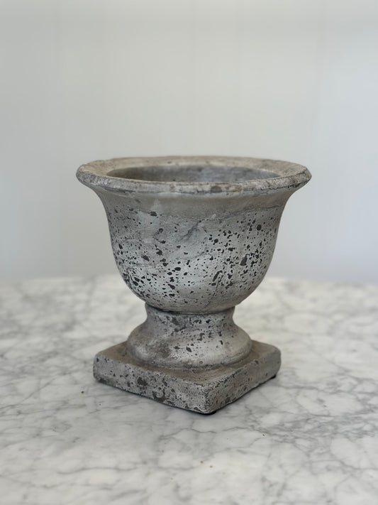 Tabletop - Cement urn