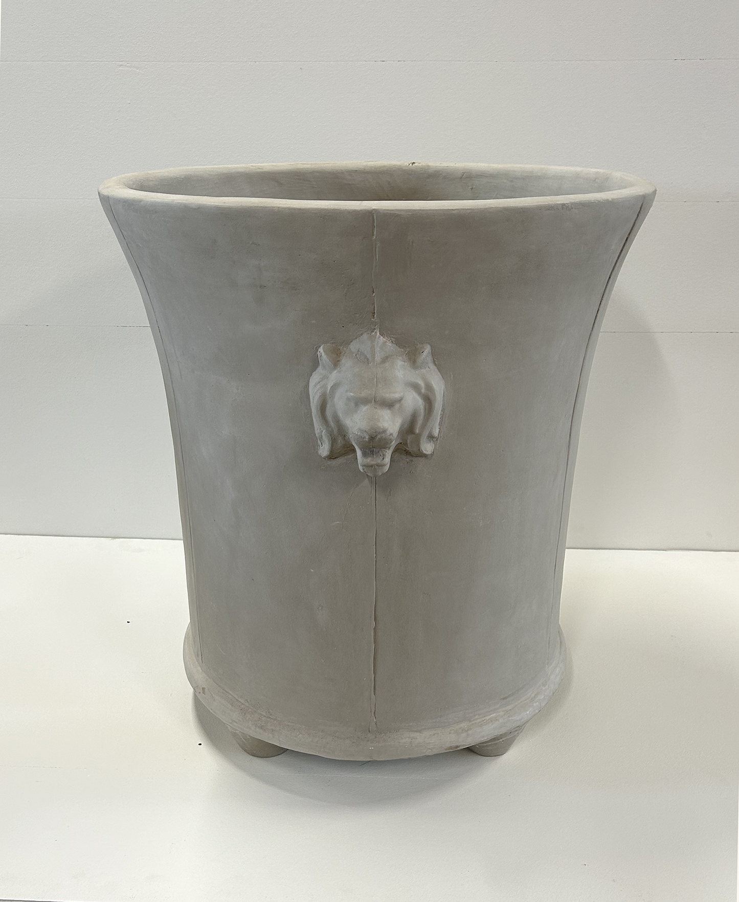 Fiberglass - Lion Head Planter Limestone Finish