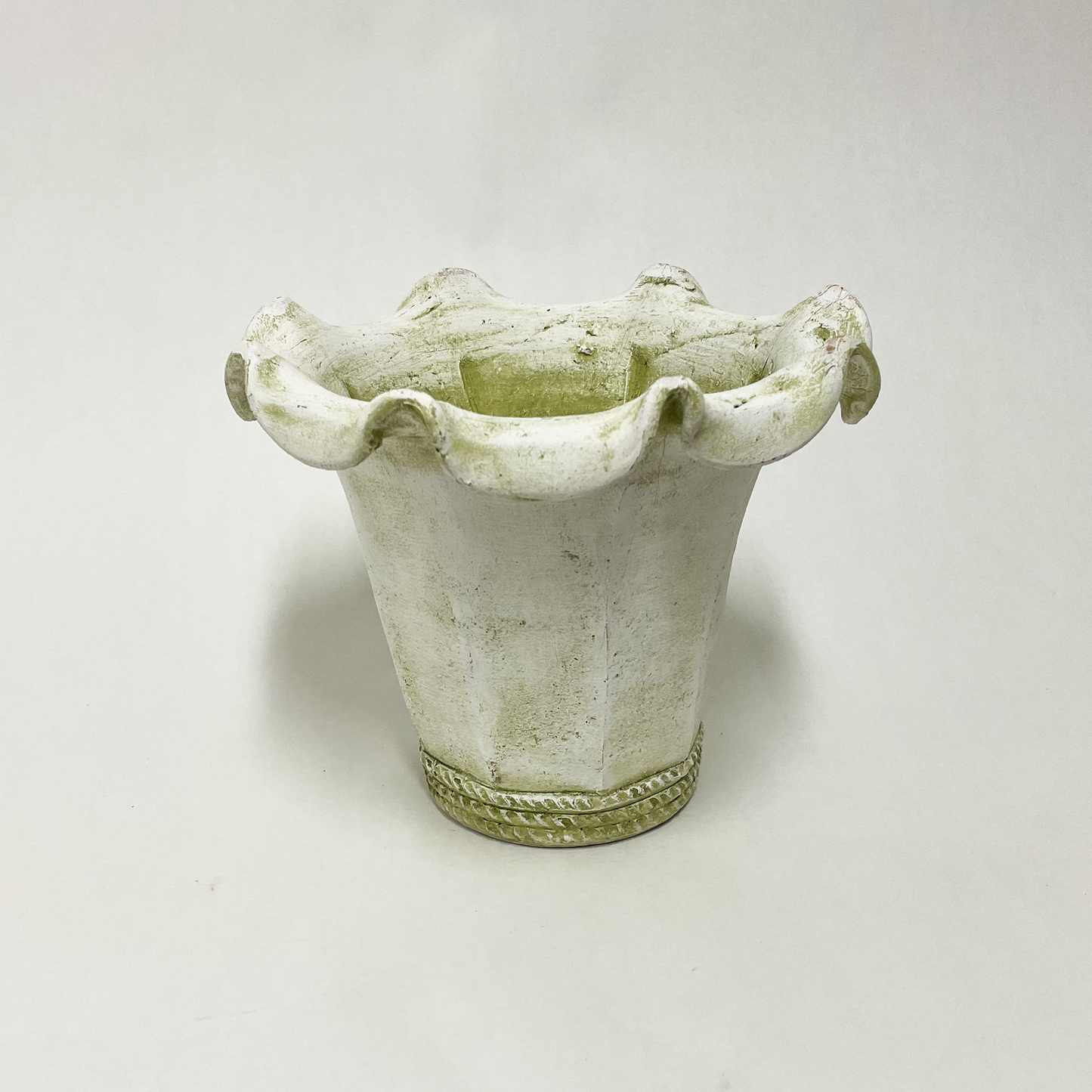 Terracotta - Ruffled Rim White with Moss
