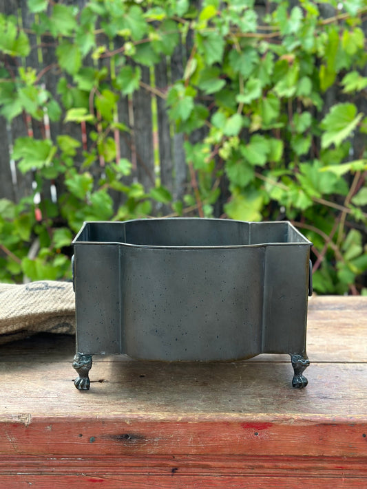 Metal - Rectangular Planter with Bowed Center and feet